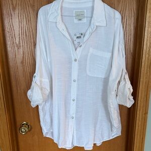 American Eagle White Button-Up Shirt With Button Up Long Sleeves, Medium